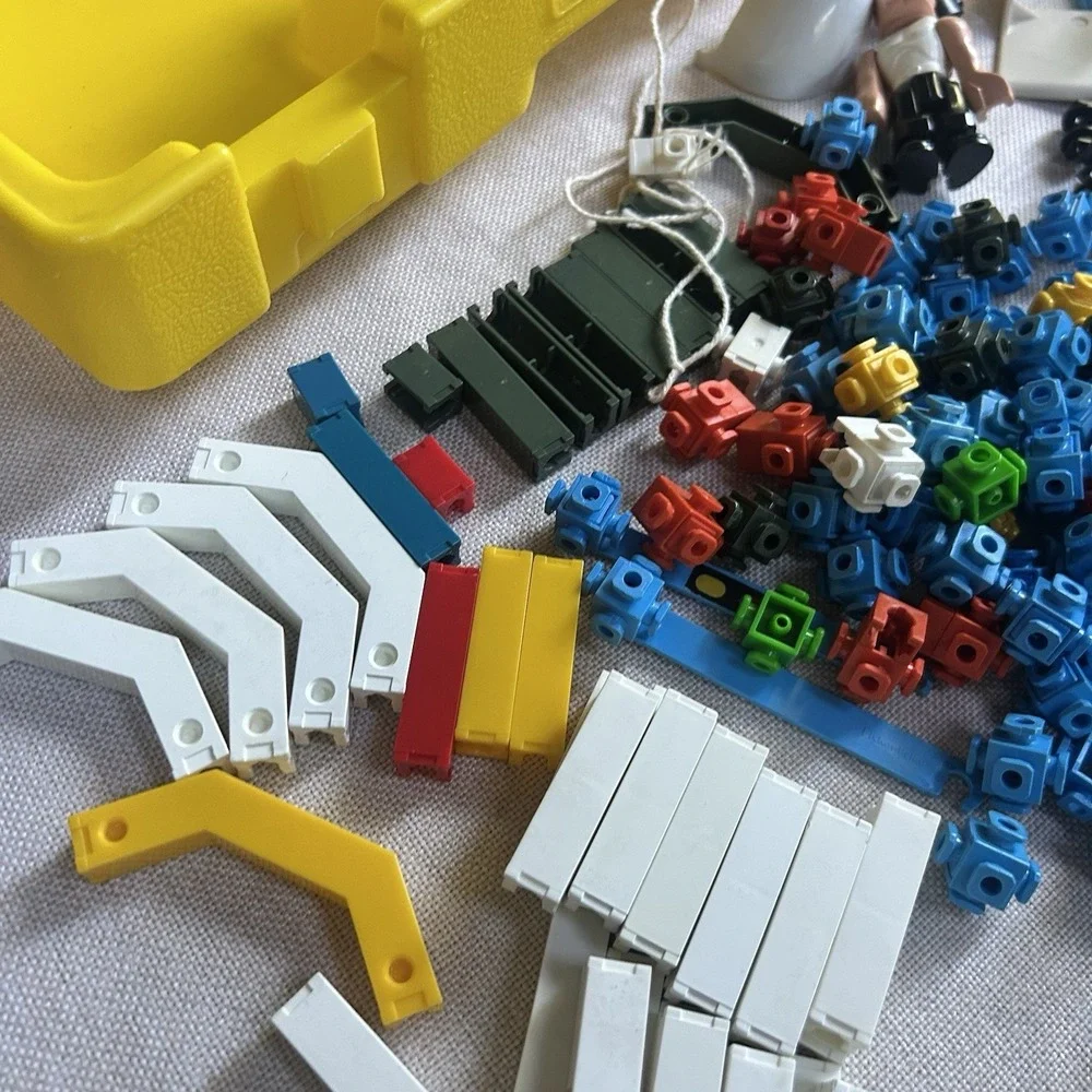 Vintage Fisher Price Construx 283pcs Building Mixed Parts Yellow Hard Case 1980s